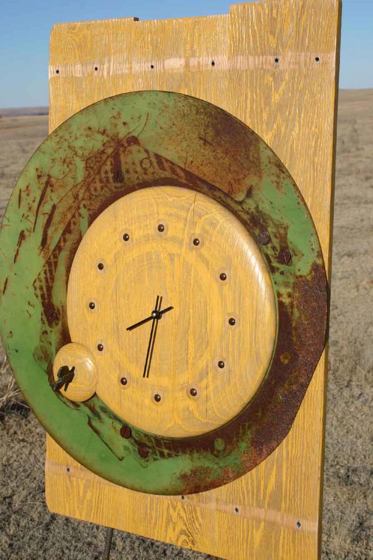#0739 Wing Nut Clock