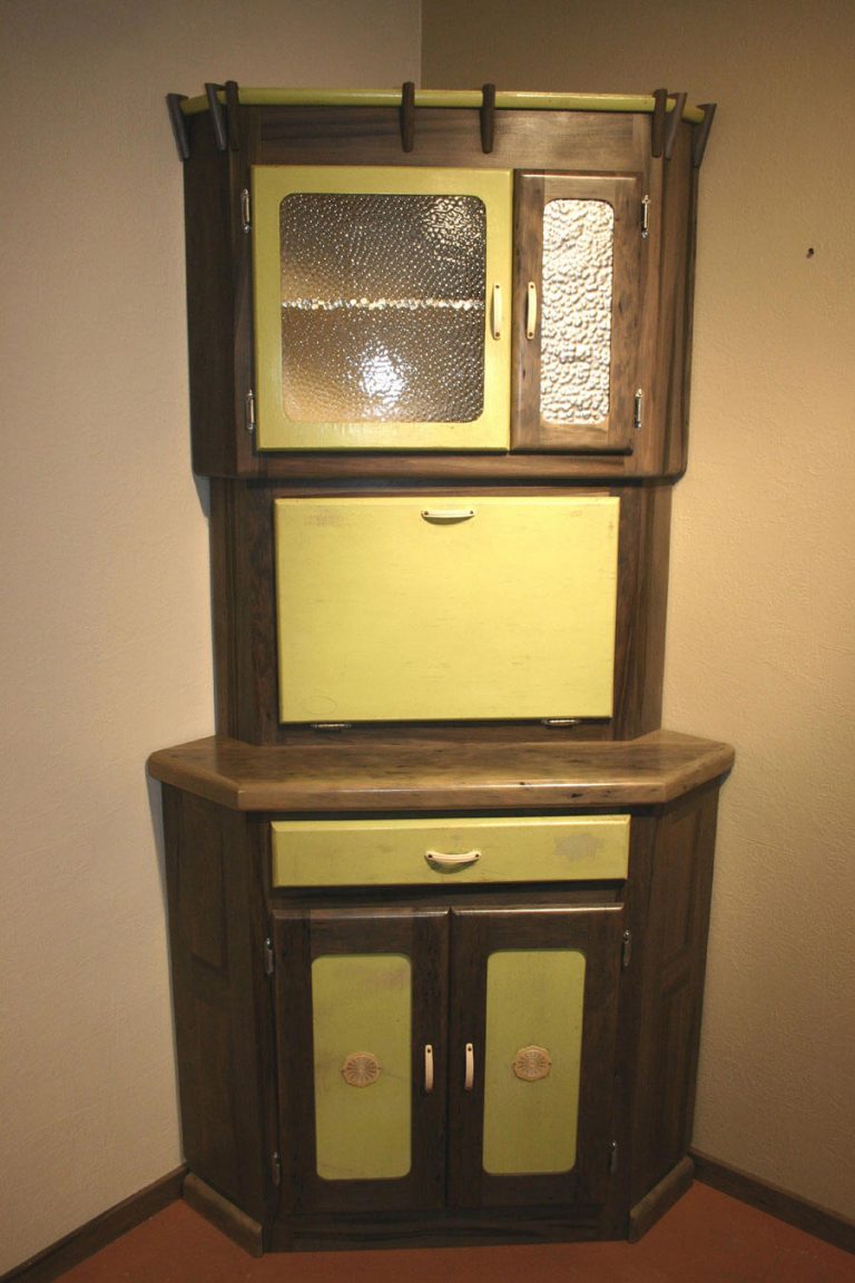 #0540 Hauser’s Hutch